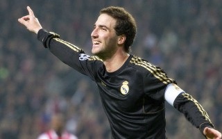 欧冠的奖杯叫啥名字，欧冠奖杯价值多少